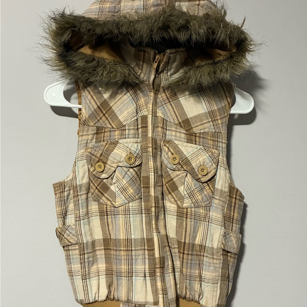 Ashley By 26 International Plaid Puffer Vest in Tan and Brown